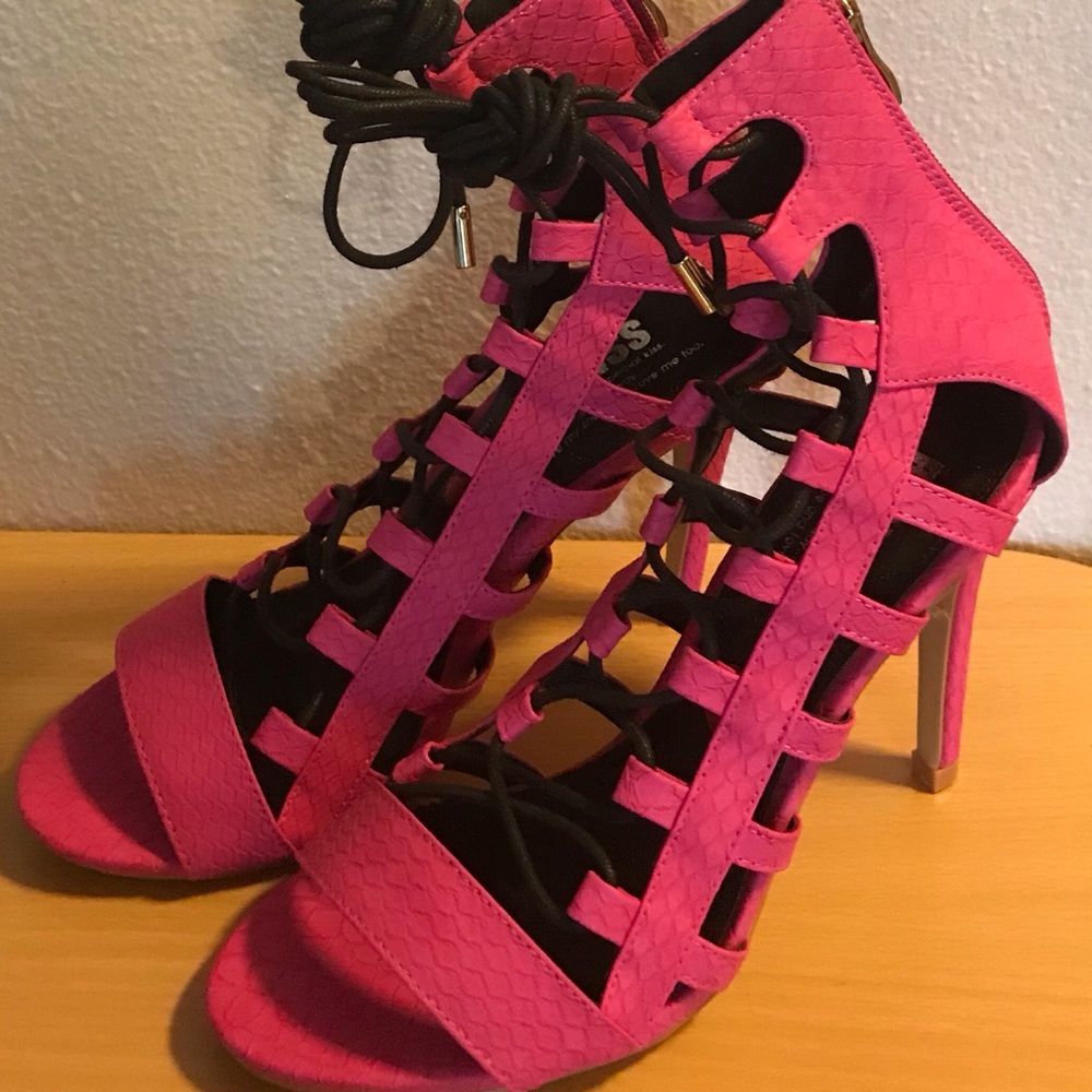 Red Kiss Sassy  Strappy   Sandals